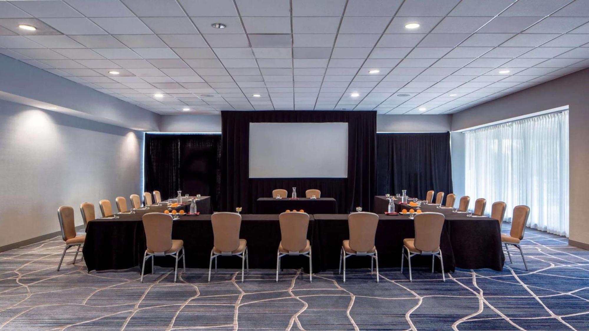Sonesta Hotel Houston Iah Airport Exterior photo