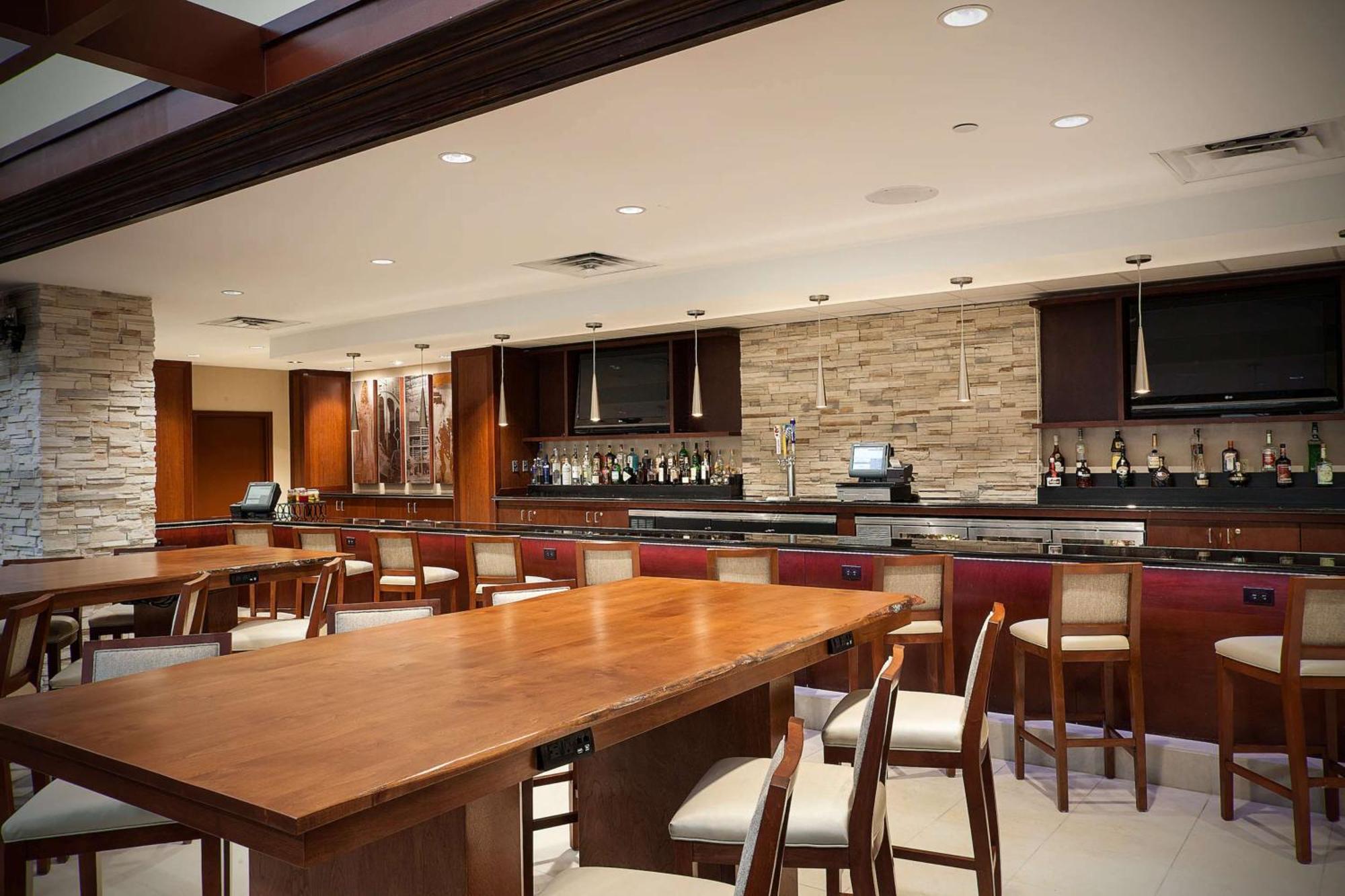 Sonesta Hotel Houston Iah Airport Exterior photo